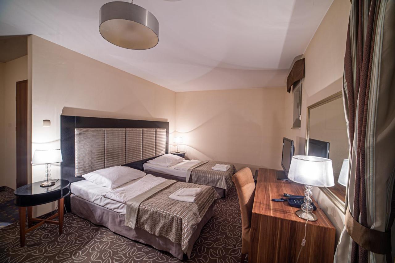 Hotel Cyprus Książenice